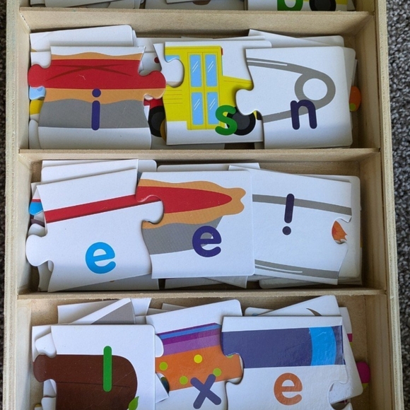 Letter Matching ABC Ravensburger Spelling Puzzle Set - Picture 4 of 7